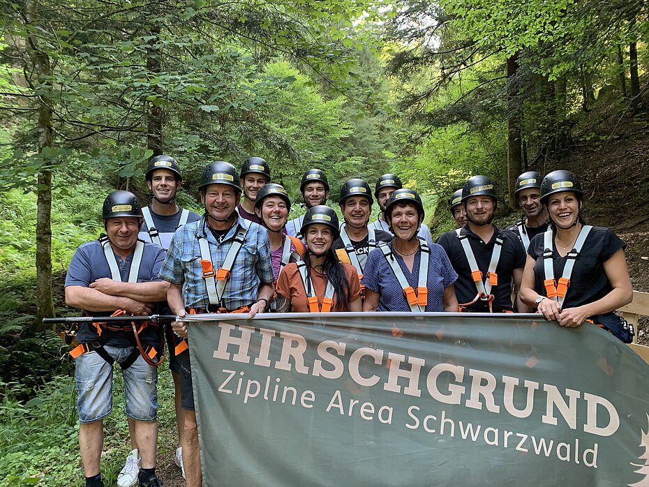 Teambild Firmenausflug Zipline Area Schwarzwald HIRSCHGRUND